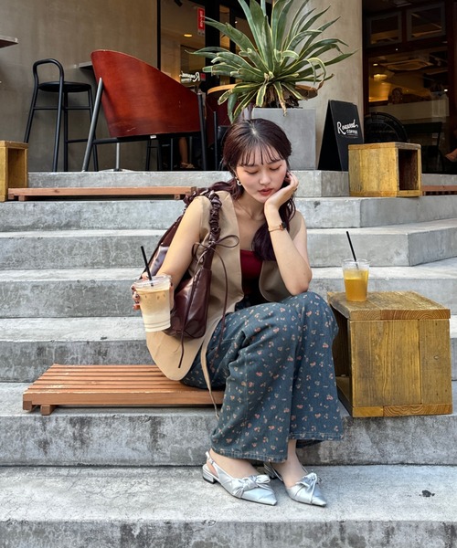 efill（エフィル）の「シャーリング リボン レザー ショルダー バッグ（ハンドバッグ・レディース・ブラウン・FREE）」の5枚目の写真