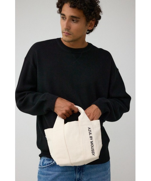 AZUL by moussy(アズールバイマウジー)の「ツーサイドロゴ刺繍ミニトート(トートバッグ・メンズ・ブラック/カーキ/オフホワイト・FREE)」の4枚目の写真