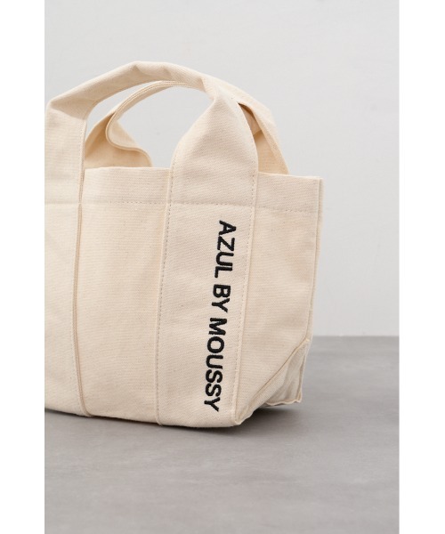 AZUL by moussy(アズールバイマウジー)の「ツーサイドロゴ刺繍ミニトート(トートバッグ・メンズ・ブラック/カーキ/オフホワイト・FREE)」の7枚目の写真