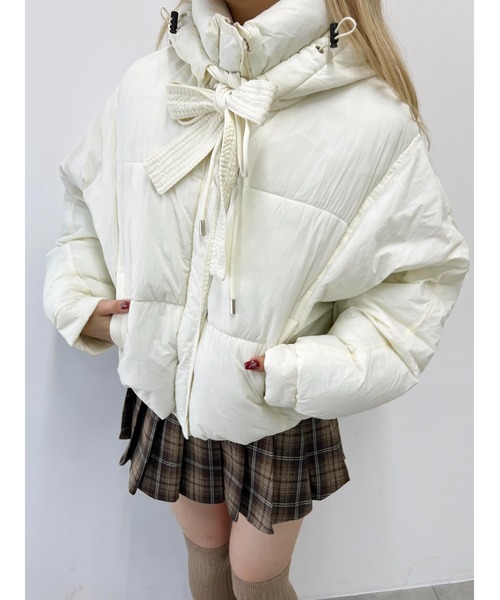 PHILLY(フィリー)の「【PHILLY】フード付リボン中綿ジャケット(ブルゾン・レディース・アイボリー/ブラック/ブラウン・FREE)」の4枚目の写真