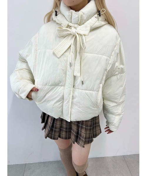 PHILLY(フィリー)の「【PHILLY】フード付リボン中綿ジャケット(ブルゾン・レディース・アイボリー/ブラック/ブラウン・FREE)」の5枚目の写真