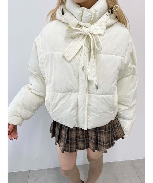 PHILLY(フィリー)の「【PHILLY】フード付リボン中綿ジャケット(ブルゾン・レディース・アイボリー/ブラック/ブラウン・FREE)」の6枚目の写真