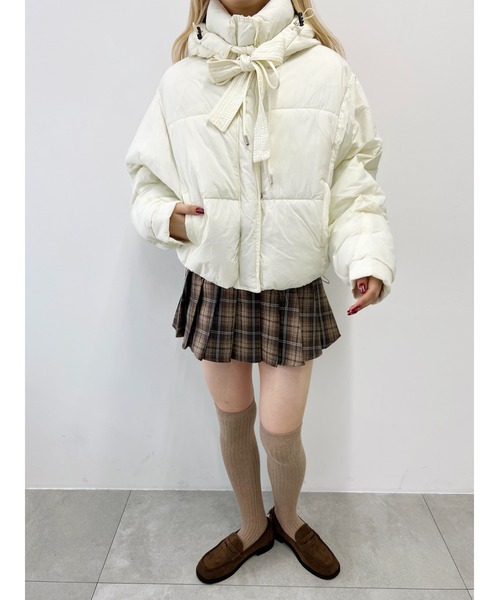 PHILLY(フィリー)の「【PHILLY】フード付リボン中綿ジャケット(ブルゾン・レディース・アイボリー/ブラック/ブラウン・FREE)」の7枚目の写真