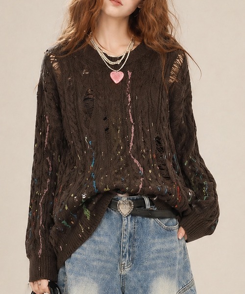 HOOK(フック)の「【HOOK】for girls ペイントプリントケーブル編みダメージニット (AW)(ニット/セーター・レディース・ブラウン/ダークグレー/ベージュ・XL/M/L)」の2枚目の写真