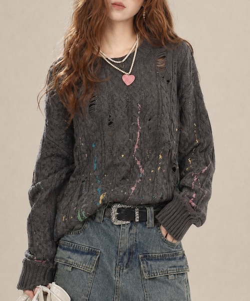 HOOK(フック)の「【HOOK】for girls ペイントプリントケーブル編みダメージニット (AW)(ニット/セーター・レディース・ブラウン/ダークグレー/ベージュ・XL/M/L)」の1枚目の写真