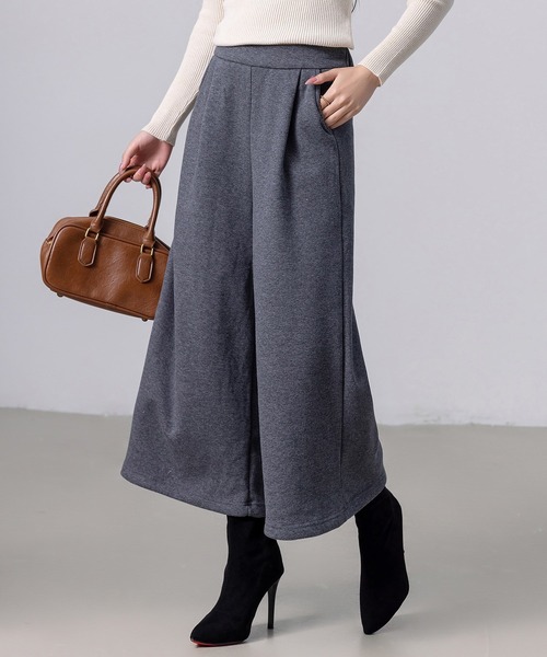 DAY CLOSET（デイ クローゼット）の「【クロップド丈/吸湿発熱/裏起毛/ストレッチ有/幅広ゴム】ノームコアシャギータックワイドパンツ レディース（スウェットパンツ・レディース・カーキ/ダークグレー/ブラック/グレー/ネイビー/ベージュ・M/L）」の4枚目の写真