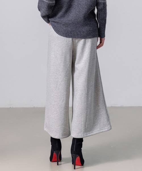 DAY CLOSET（デイ クローゼット）の「【クロップド丈/吸湿発熱/裏起毛/ストレッチ有/幅広ゴム】ノームコアシャギータックワイドパンツ レディース（スウェットパンツ・レディース・カーキ/ダークグレー/ブラック/グレー/ネイビー/ベージュ・M/L）」の9枚目の写真