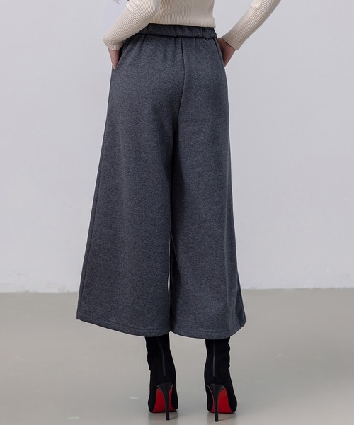 DAY CLOSET（デイ クローゼット）の「【クロップド丈/吸湿発熱/裏起毛/ストレッチ有/幅広ゴム】ノームコアシャギータックワイドパンツ レディース（スウェットパンツ・レディース・カーキ/ダークグレー/ブラック/グレー/ネイビー/ベージュ・M/L）」の14枚目の写真