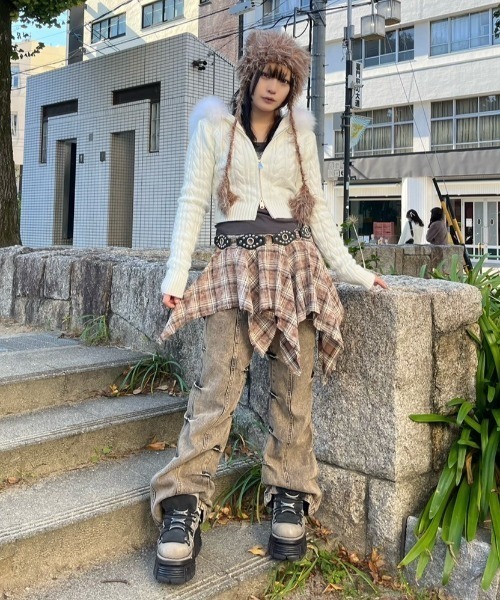 XU（エックスユー）の「【Never mind the XU】shaggy flap cat beanie / 【ネバーマインド ザ エックスユー】シャギーフラップ猫耳ニット帽子（ニットキャップ/ビーニー・レディース・ブラウン/チャコール/ピンク・ONE SIZE）」の11枚目の写真