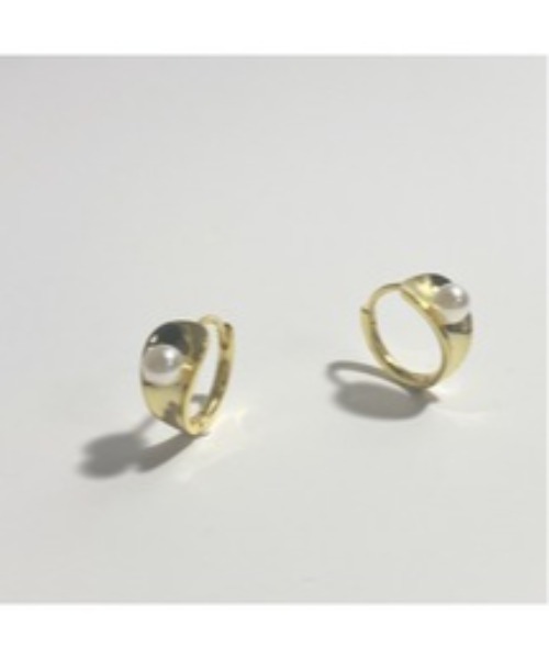 VIBGYOR(ヴィブジョー)の「【Laugh】SV925 Pearl hoop pierce (MA)(ピアス(両耳用)・レディース・ゴールド・FREE)」の1枚目の写真