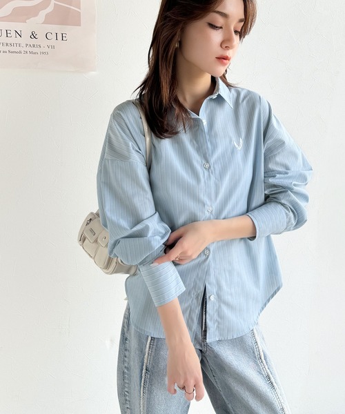 mily bilet(ミウィビレット)の「【mily bilet】ワンポイントが鍵!!着回し抜群。胸刺繍2wayストラップ付きストライプシャツ(長袖)(シャツ/ブラウス・レディース・ホワイト/ピンク/ブルー・MEDIUM/LARGE/X-LARGE/SMALL)」の6枚目の写真