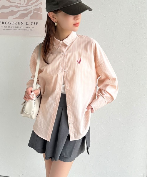 mily bilet(ミウィビレット)の「【mily bilet】ワンポイントが鍵!!着回し抜群。胸刺繍2wayストラップ付きストライプシャツ(長袖)(シャツ/ブラウス・レディース・ホワイト/ピンク/ブルー・MEDIUM/LARGE/X-LARGE/SMALL)」の12枚目の写真