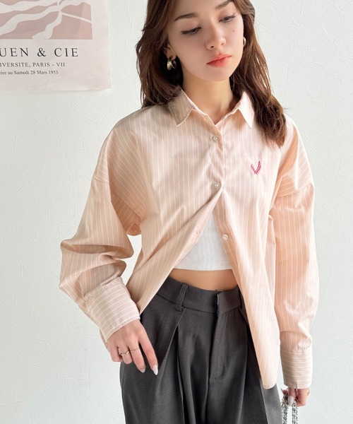 mily bilet(ミウィビレット)の「【mily bilet】ワンポイントが鍵!!着回し抜群。胸刺繍2wayストラップ付きストライプシャツ(長袖)(シャツ/ブラウス・レディース・ホワイト/ピンク/ブルー・MEDIUM/LARGE/X-LARGE/SMALL)」の10枚目の写真