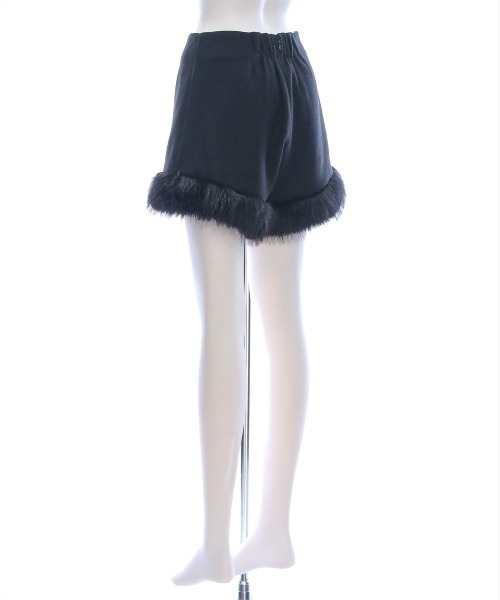 clear（クリア）の「裾ファーショートパンツ[ガーリー 甘め] ≪2024AW新作≫（その他パンツ・レディース・ブラック/アイボリー・F）」の8枚目の写真