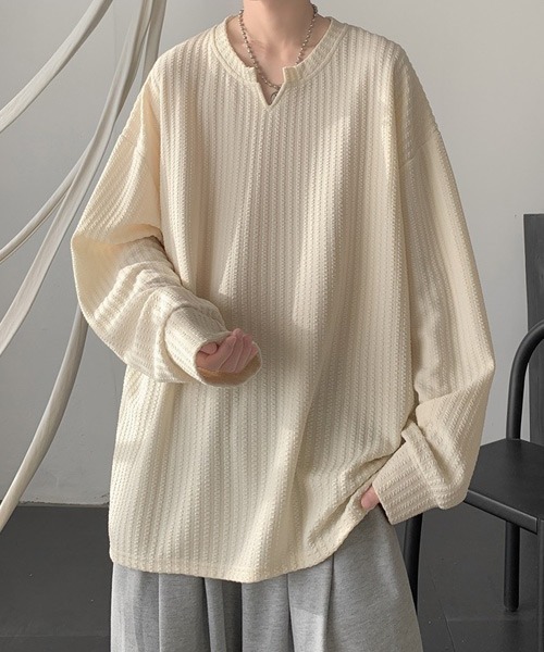 Ressaca(レサーカ)の「オーバーサイズ無地キーネックロンT(Tシャツ/カットソー・メンズ・ナチュラル/ブラック/カーキ/チャコール/ホワイト・M/L/XL)」の4枚目の写真