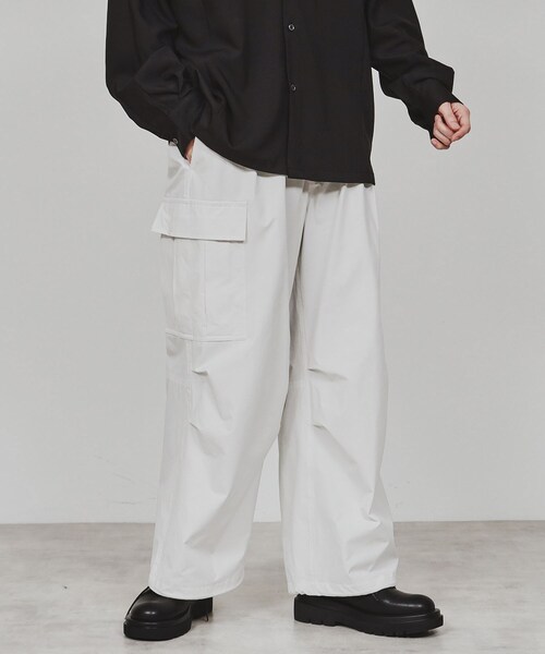 tk.TAKEO KIKUCHI(ティーケータケオキクチ)の「【機能素材】AMATAストレッチカーゴパンツ(カーゴパンツ・メンズ・ブラック/オフホワイト/カーキ・01/02/03)」の2枚目の写真