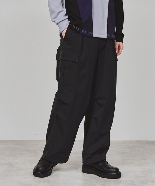 tk.TAKEO KIKUCHI(ティーケータケオキクチ)の「【機能素材】AMATAストレッチカーゴパンツ(カーゴパンツ・メンズ・ブラック/オフホワイト/カーキ・01/02/03)」の1枚目の写真