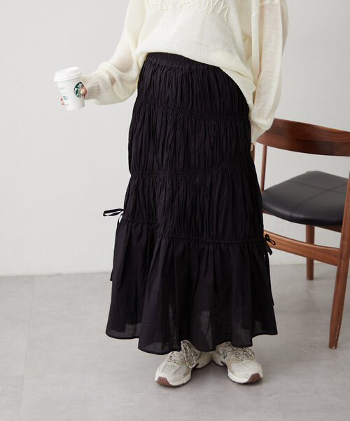 w closet（ダブルクローゼット）の「ワッシャーロングスカート（スカート・レディース・アイボリー/オフホワイト/ブラック・FREE）」の3枚目の写真