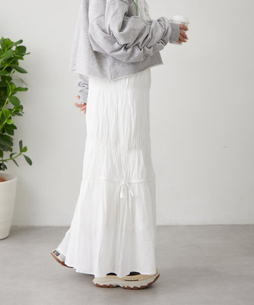 w closet（ダブルクローゼット）の「ワッシャーロングスカート（スカート・レディース・アイボリー/オフホワイト/ブラック・FREE）」の5枚目の写真