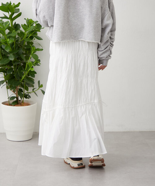 w closet（ダブルクローゼット）の「ワッシャーロングスカート（スカート・レディース・アイボリー/オフホワイト/ブラック・FREE）」の6枚目の写真