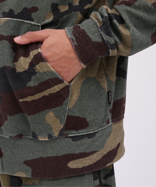 AVIREX（アヴィレックス）の「《直営店限定》PILE CAMO ZIP UP HOODIE