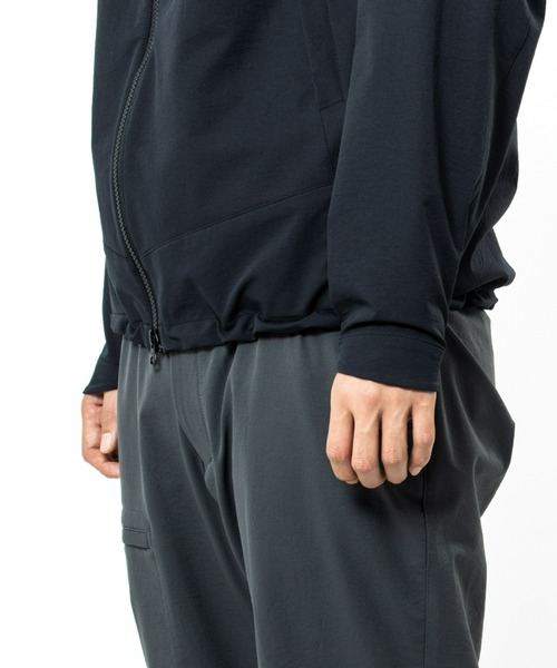 karrimor(カリマー)の「arete LT zip-up(ブルゾン・メンズ・ライトベージュ/ブラック/チャコールグレー・XS/S/M/L/XL)」の7枚目の写真