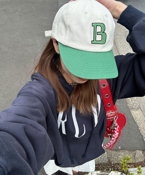 CIAOPANIC（チャオパニック）の「バイカラーベースボールキャップ（キャップ・レディース・グリーン/レッド/ネイビー・FREE）」の4枚目の写真