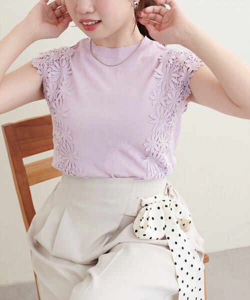 natural couture(ナチュラルクチュール)の「【canami】レース×ニットコンビノースリTOPS(ニット/セーター・レディース・サックスブルー/グレイッシュベージュ/ネイビー/ラベンダー/ミント・FREE)」の13枚目の写真