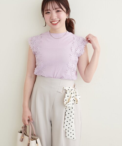 natural couture(ナチュラルクチュール)の「【canami】レース×ニットコンビノースリTOPS(ニット/セーター・レディース・サックスブルー/グレイッシュベージュ/ネイビー/ラベンダー/ミント・FREE)」の10枚目の写真