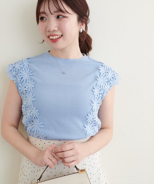 natural couture(ナチュラルクチュール)の「【canami】レース×ニットコンビノースリTOPS(ニット/セーター・レディース・サックスブルー/グレイッシュベージュ/ネイビー/ラベンダー/ミント・FREE)」の7枚目の写真