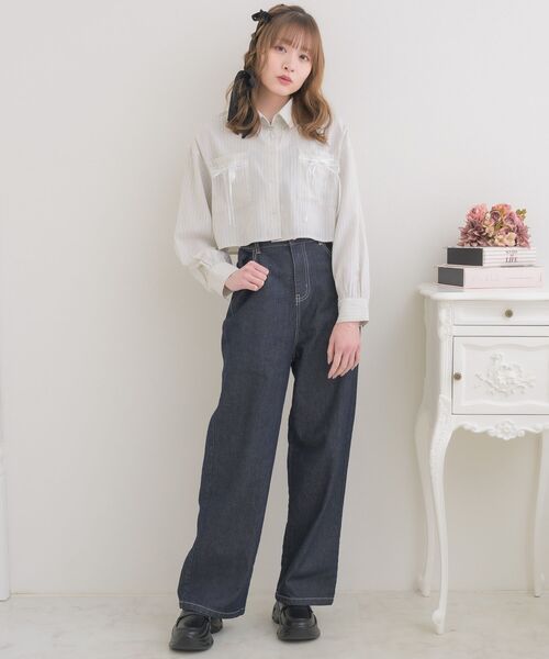 ems excite（エムズエキサイト）の「レースリボン付SH（シャツ/ブラウス・レディース・ダークブルー/ライトベージュ/ライトブルー・FREE）」の14枚目の写真