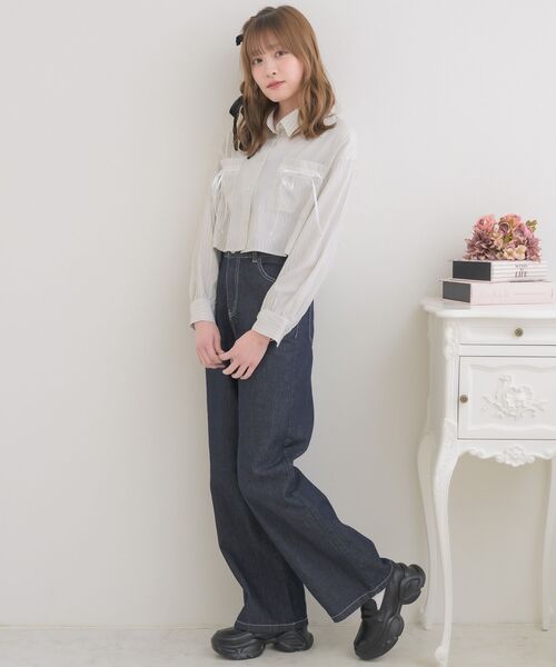 ems excite（エムズエキサイト）の「レースリボン付SH（シャツ/ブラウス・レディース・ダークブルー/ライトベージュ/ライトブルー・FREE）」の16枚目の写真