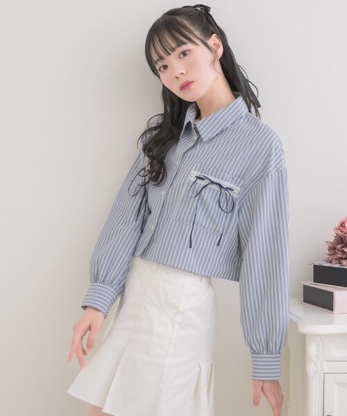 ems excite（エムズエキサイト）の「レースリボン付SH（シャツ/ブラウス・レディース・ダークブルー/ライトベージュ/ライトブルー・FREE）」の4枚目の写真