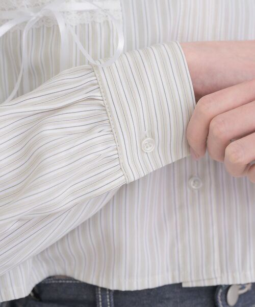 ems excite（エムズエキサイト）の「レースリボン付SH（シャツ/ブラウス・レディース・ダークブルー/ライトベージュ/ライトブルー・FREE）」の12枚目の写真