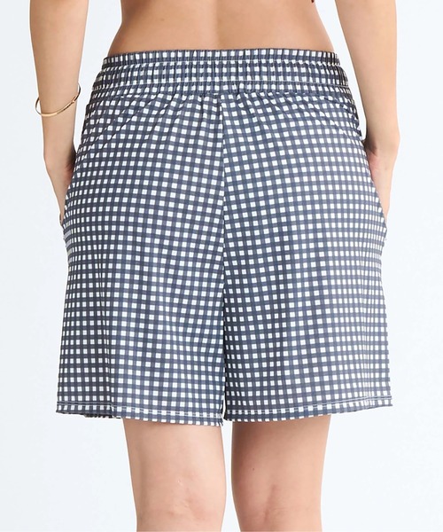 ROXY(ロキシー)の「AURORA SHORTS /ロキシーウエストゴムハイウエストキュロットボードショーツ(水着)(水着・レディース・ピンク/ブラウン/ブラック/ブラック系その他・SMALL/MEDIUM/LARGE)」の6枚目の写真