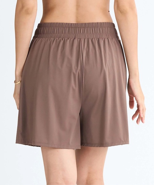 ROXY(ロキシー)の「AURORA SHORTS /ロキシーウエストゴムハイウエストキュロットボードショーツ(水着)(水着・レディース・ピンク/ブラウン/ブラック/ブラック系その他・SMALL/MEDIUM/LARGE)」の15枚目の写真
