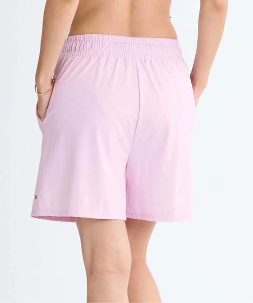 ROXY(ロキシー)の「AURORA SHORTS /ロキシーウエストゴムハイウエストキュロットボードショーツ(水着)(水着・レディース・ピンク/ブラウン/ブラック/ブラック系その他・SMALL/MEDIUM/LARGE)」の10枚目の写真