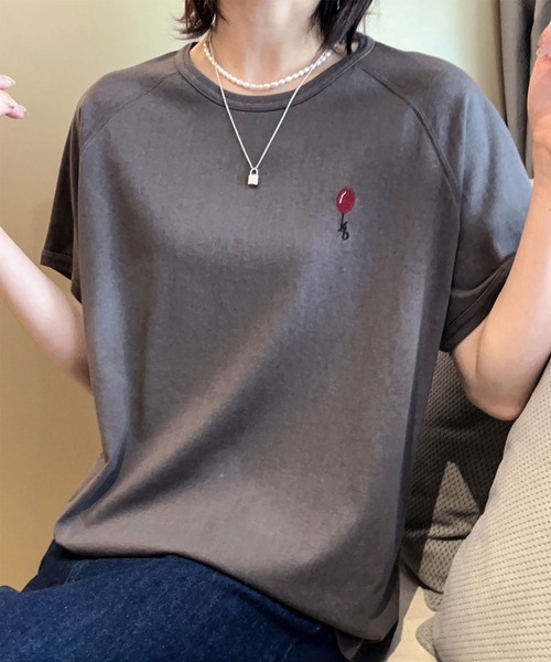aimoha(アイモハ)の「バルーンワンポイントTシャツ (SS)(Tシャツ/カットソー・レディース・ホワイト/ブラック/ネイビー/グレー/カーキ・FREE)」の3枚目の写真