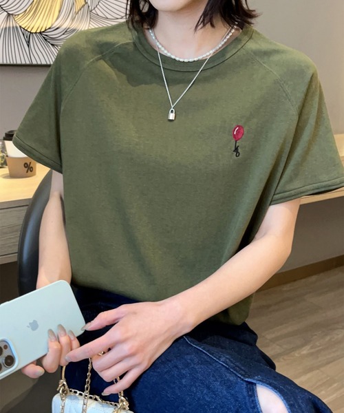 aimoha(アイモハ)の「バルーンワンポイントTシャツ (SS)(Tシャツ/カットソー・レディース・ホワイト/ブラック/ネイビー/グレー/カーキ・FREE)」の4枚目の写真