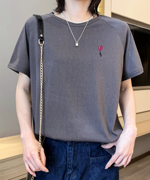 aimoha(アイモハ)の「バルーンワンポイントTシャツ (SS)(Tシャツ/カットソー・レディース・ホワイト/ブラック/ネイビー/グレー/カーキ・FREE)」の16枚目の写真