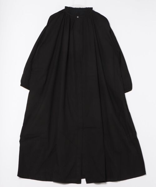 and it_（アンドイット）の「キャンブリック衿フリルギャザーワンピース（シャツワンピース・レディース・アイボリー/ブラック・M-L）」の2枚目の写真