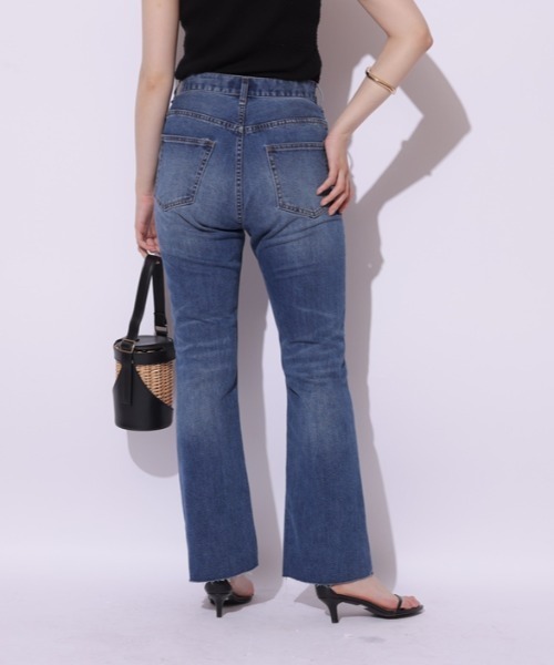 Mystrada（マイストラーダ）の「スリムフレアデニム（その他パンツ・レディース・ネイビー/ライトブルー・38/36/34）」の3枚目の写真