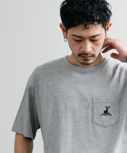 CAPTAIN STAG(キャプテンスタッグ)の「CAPTAIN STAG キャプテンスタッグ オーバーサイズ ポケット付きワンポイントロゴクルーネック半袖Tシャツ(Tシャツ/カットソー・メンズ・ブルー系/ブラック系/ブラック/イエロー/ホワイト/ホワイト系/グリーン系/グリーン/レッド/ネイビー/ブルー/杢グレー・M/LL/L)」の6枚目の写真
