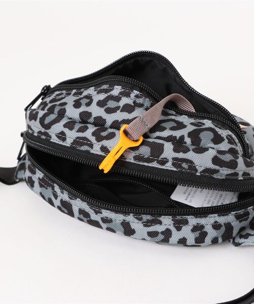 KELTY（ケルティ）の「2025年新商品【KELTY】MINI OVAL FANNY / ミニオーバルファニー（ボディバッグ/ウエストポーチ・レディース・オリーブ/ブラウン系その他/レオパード/アニマル/ダークグレー/タン/セージグリーン/その他3/その他2/その他1/ネイビー/ブラック/モカ/マスタード・ONE SIZE）」の20枚目の写真