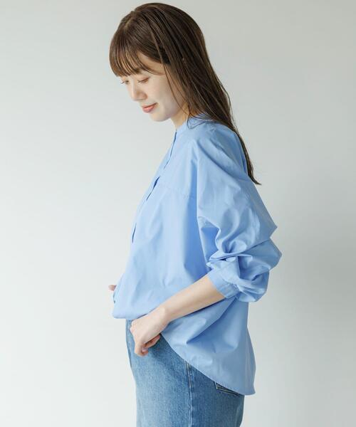 URBAN RESEARCH Sonny Label（アーバンリサーチサニーレーベル）の「『WEB限定』フロントタックバンドカラーシャツ（シャツ/ブラウス・レディース・ホワイト系その他/ブルー系その他/ホワイト/ブルー/ライトブルー・FREE）」の9枚目の写真