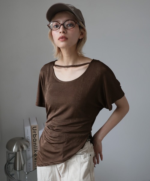 Ulysses(ユリシス)の「サイドギャザーアシメデザイントップス(Tシャツ/カットソー・レディース・ブラウン/グレー/ベージュ・M/S)」の10枚目の写真