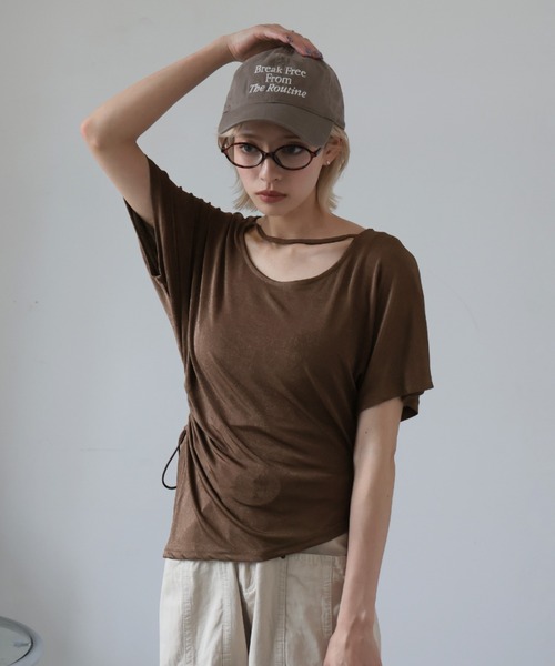 Ulysses(ユリシス)の「サイドギャザーアシメデザイントップス(Tシャツ/カットソー・レディース・ブラウン/グレー/ベージュ・M/S)」の16枚目の写真