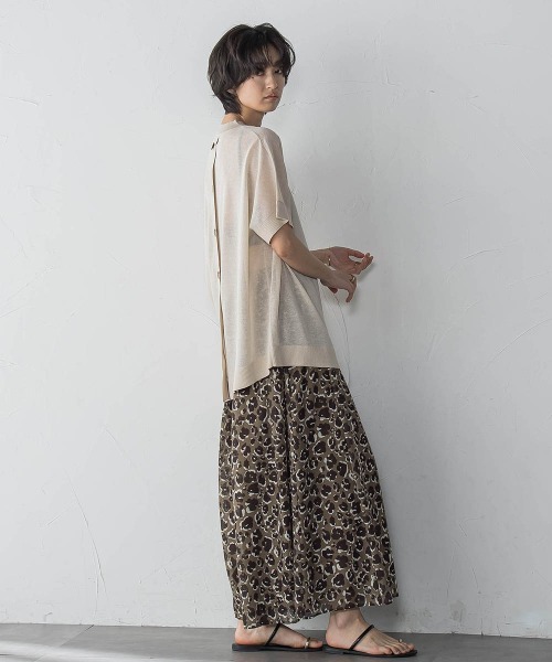 MAYSON GREY(メイソングレイ)の「BACK釦アシンメトリーニットプルオーバー≪手洗い可能≫(ニット/セーター・レディース・ベージュ/ホワイト/レッド・M)」の11枚目の写真
