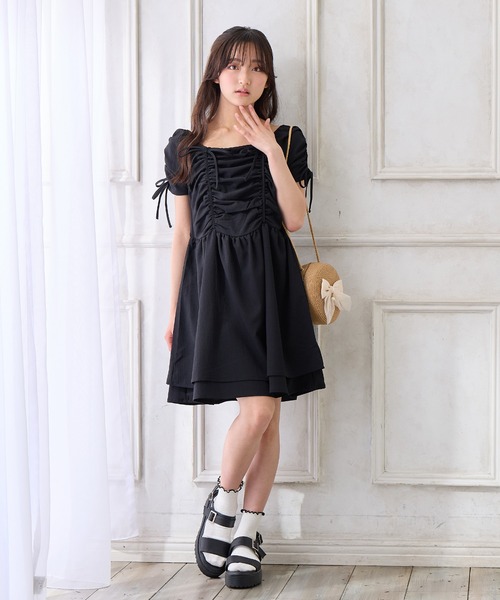 Amourire girl（アムリールガール）の「袖2WAYシャーリングリボンワンピース（ワンピース・キッズ・ブラック/サックスブルー・130cm/140cm/150cm/160cm）」の2枚目の写真