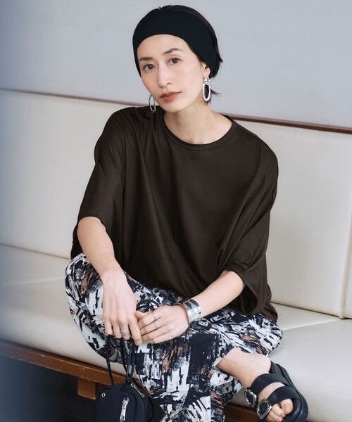 ICB(アイシービー)の「ネオプレーンミニショルダー(ショルダーバッグ・レディース・ライトイエロー系/ブラック系・F)」の5枚目の写真